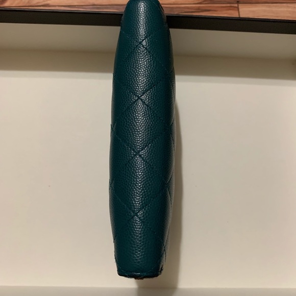 Chanel zip around wallets medium size - Picture 3 of 7